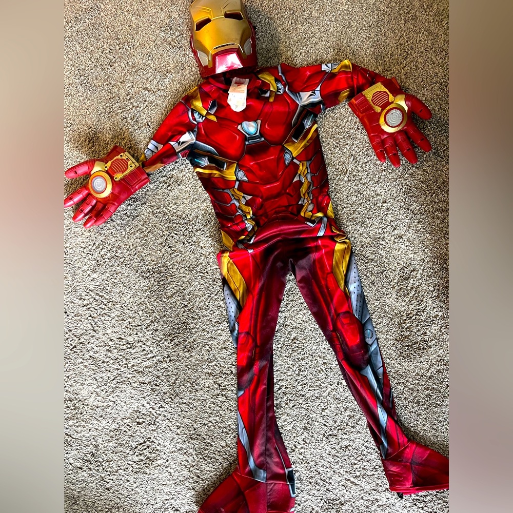 Iron Man costume - Size Small